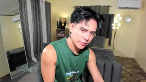 Snapshot of bentlyfuck chatting on 03.03.25 bentlyfuck online show from 03.03.25