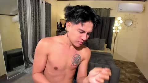 Snapshot of bentlyfuck chatting on 03.04.25 bentlyfuck online show from 03.04.25