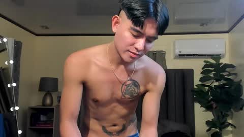 Snapshot of bentlyfuck chatting on 10.29.25 bentlyfuck online show from 10.29.25