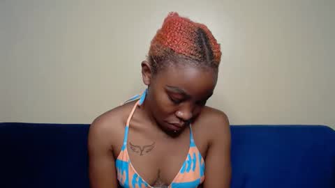 Snapshot of berries_lee chatting on 11.04.25 berries_lee online show from 11.04.25