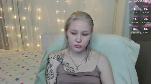 Snapshot of best_trip chatting on 01.30.25 Danny and Kira online show from 01.30.25