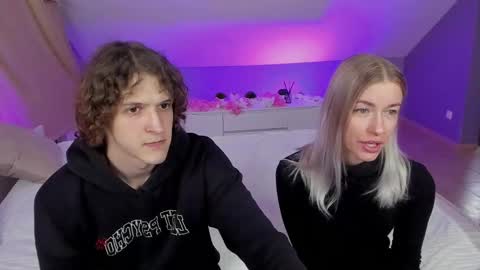 Snapshot of best_trip chatting on 03.09.25 Danny and Kira online show from 03.09.25