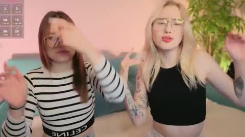 Snapshot of best_trip chatting on 09.09.25 Danny and Kira online show from 09.09.25