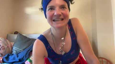 Snapshot of bexirl chatting on 11.02.25 Bex online show from 11.02.25