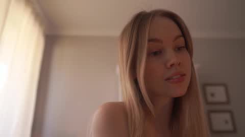 Snapshot of bibi_it_is chatting on 02.22.25 Bibi online show from 02.22.25