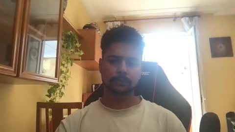 Snapshot of bigbrown_boy chatting on 09.22.25 bigbrown_boy online show from 09.22.25