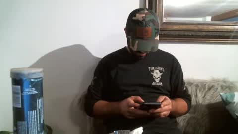 Snapshot of bigcumcanada chatting on 12.31.24 bg online show from 12.31.24