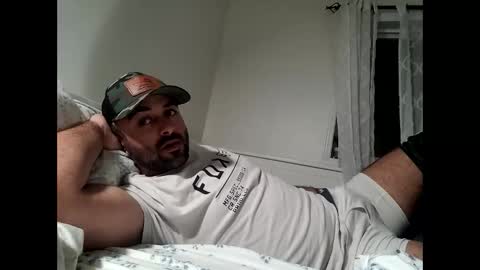 Snapshot of bigcumcanada chatting on 03.04.25 bg online show from 03.04.25