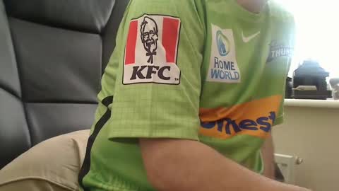 Snapshot of bigcurve chatting on 03.12.25 bigcurve online show from 03.12.25