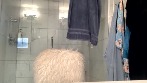 Snapshot of bigdickdave3332 chatting on 10.23.25 bigdickdave3332 online show from 10.23.25