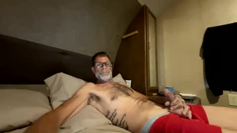 Snapshot of biggcock27 chatting on 09.27.25 biggcock27 online show from 09.27.25