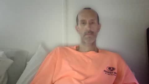 Snapshot of bighugemouthful chatting on 10.01.25 Chaz online show from 10.01.25