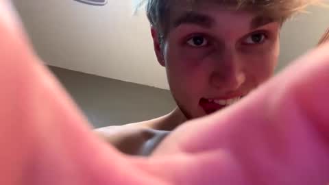 Snapshot of bigskinnyboyshh chatting on 12.12.24 bigskinnyboyshh online show from 12.12.24