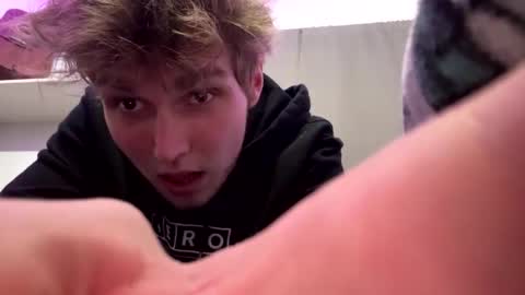 Snapshot of bigskinnyboyshh chatting on 12.18.24 bigskinnyboyshh online show from 12.18.24