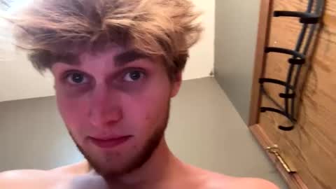 Snapshot of bigskinnyboyshh chatting on 01.15.25 bigskinnyboyshh online show from 01.15.25