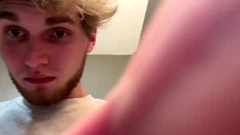 Snapshot of bigskinnyboyshh chatting on 02.18.25 bigskinnyboyshh online show from 02.18.25