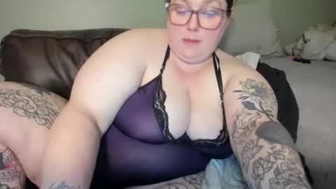 Snapshot of bigtittybbw chatting on 01.05.25 bigtittybbw online show from 01.05.25