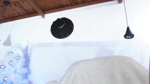 Snapshot of bigzehuz chatting on 12.17.24 andres online show from 12.17.24