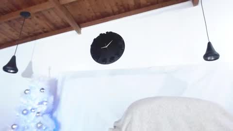 Snapshot of bigzehuz chatting on 12.18.24 andres online show from 12.18.24