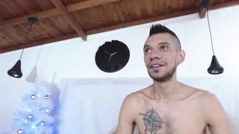 Snapshot of bigzehuz chatting on 01.04.25 andres online show from 01.04.25