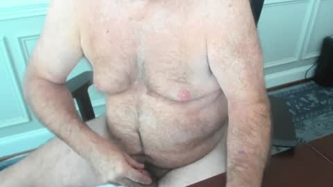 Snapshot of bkdad chatting on 10.08.25 bkdad online show from 10.08.25