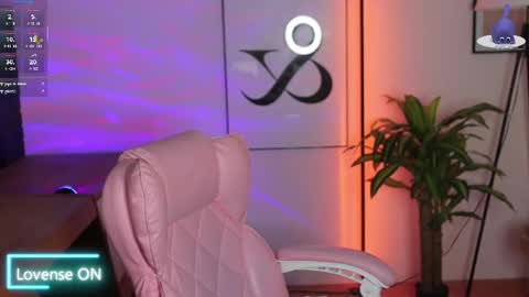 Snapshot of black___barbie chatting on 09.30.25 Black   Barbie online show from 09.30.25