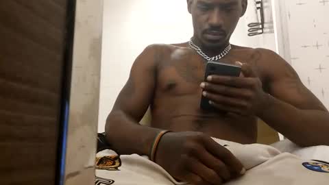 Snapshot of black_mamba2969 chatting on 09.29.25 black_mamba2969 online show from 09.29.25