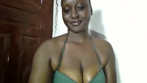 Snapshot of black_paanther chatting on 10.15.25 black_paanther online show from 10.15.25