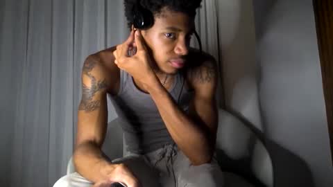 Snapshot of blackbulltitus chatting on 09.10.25 BlackBullTitus online show from 09.10.25