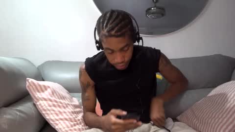 Snapshot of blackbulltitus chatting on 10.06.25 BlackBullTitus online show from 10.06.25