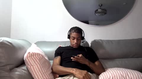 Snapshot of blackbulltitus chatting on 10.07.25 BlackBullTitus online show from 10.07.25