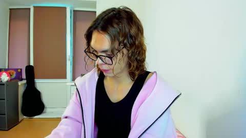 Snapshot of blazet0ne chatting on 09.18.25 David online show from 09.18.25