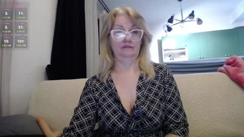 Snapshot of blond_woman chatting on 01.15.25 Karina online show from 01.15.25