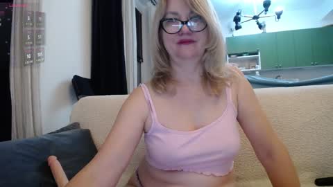 Snapshot of blond_woman chatting on 01.30.25 Karina online show from 01.30.25