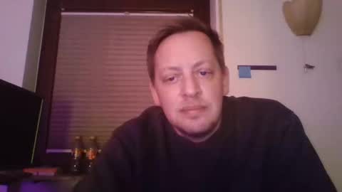 Snapshot of blonde32m chatting on 12.30.24 blonde32m online show from 12.30.24