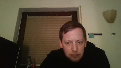 Snapshot of blonde32m chatting on 01.05.25 blonde32m online show from 01.05.25