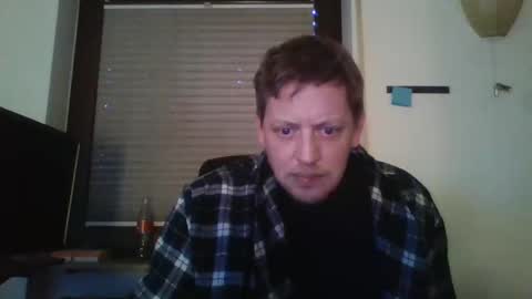 Snapshot of blonde32m chatting on 01.06.25 blonde32m online show from 01.06.25