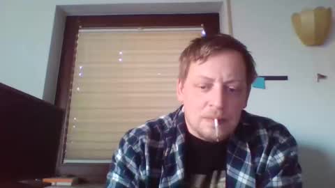 Snapshot of blonde32m chatting on 01.12.25 blonde32m online show from 01.12.25