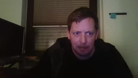 Snapshot of blonde32m chatting on 02.08.25 blonde32m online show from 02.08.25