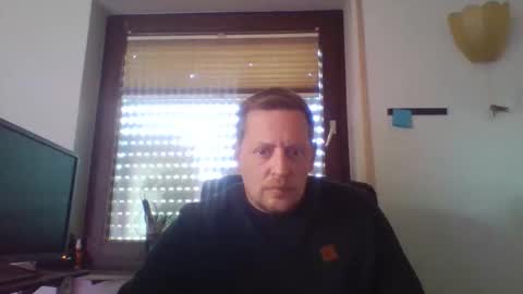 Snapshot of blonde32m chatting on 09.29.25 blonde32m online show from 09.29.25