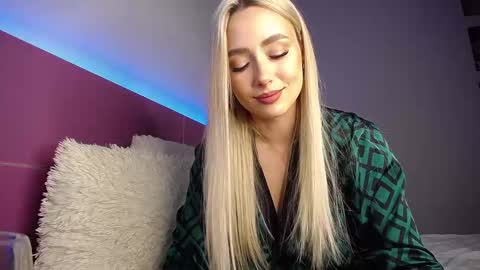 Snapshot of blondirix chatting on 12.27.24 Anna online show from 12.27.24