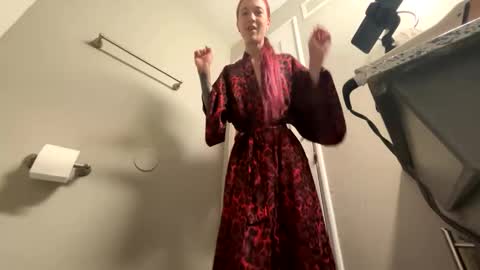 Snapshot of bluebloodednorsewitch chatting on 12.30.24 bluebloodednorsewitch online show from 12.30.24