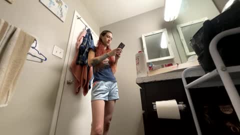 Snapshot of bluebloodednorsewitch chatting on 10.09.25 bluebloodednorsewitch online show from 10.09.25