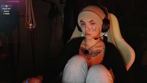 Snapshot of bluedweeb chatting on 01.23.25 Blue online show from 01.23.25