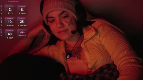 Snapshot of bluedweeb chatting on 09.28.25 Blue online show from 09.28.25