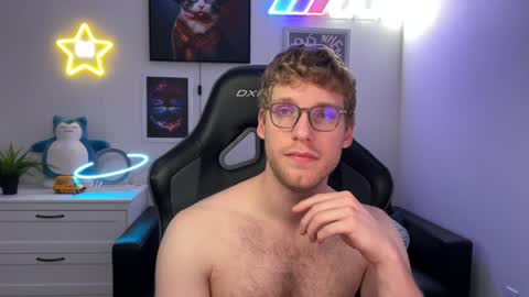 Snapshot of blueeyedtallguy chatting on 12.02.24 blueeyedtallguy online show from 12.02.24