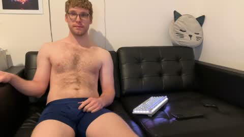 Snapshot of blueeyedtallguy chatting on 12.10.24 blueeyedtallguy online show from 12.10.24