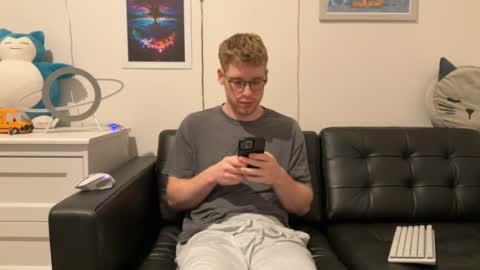 Snapshot of blueeyedtallguy chatting on 12.16.24 blueeyedtallguy online show from 12.16.24