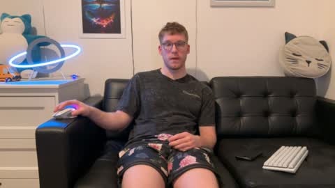 Snapshot of blueeyedtallguy chatting on 12.20.24 blueeyedtallguy online show from 12.20.24
