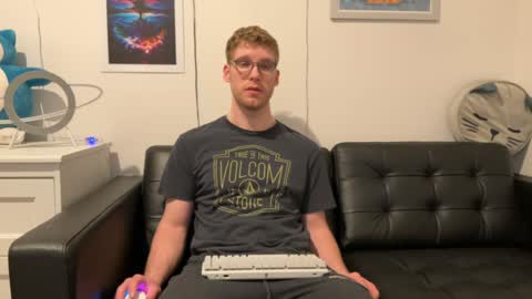 Snapshot of blueeyedtallguy chatting on 12.22.24 blueeyedtallguy online show from 12.22.24